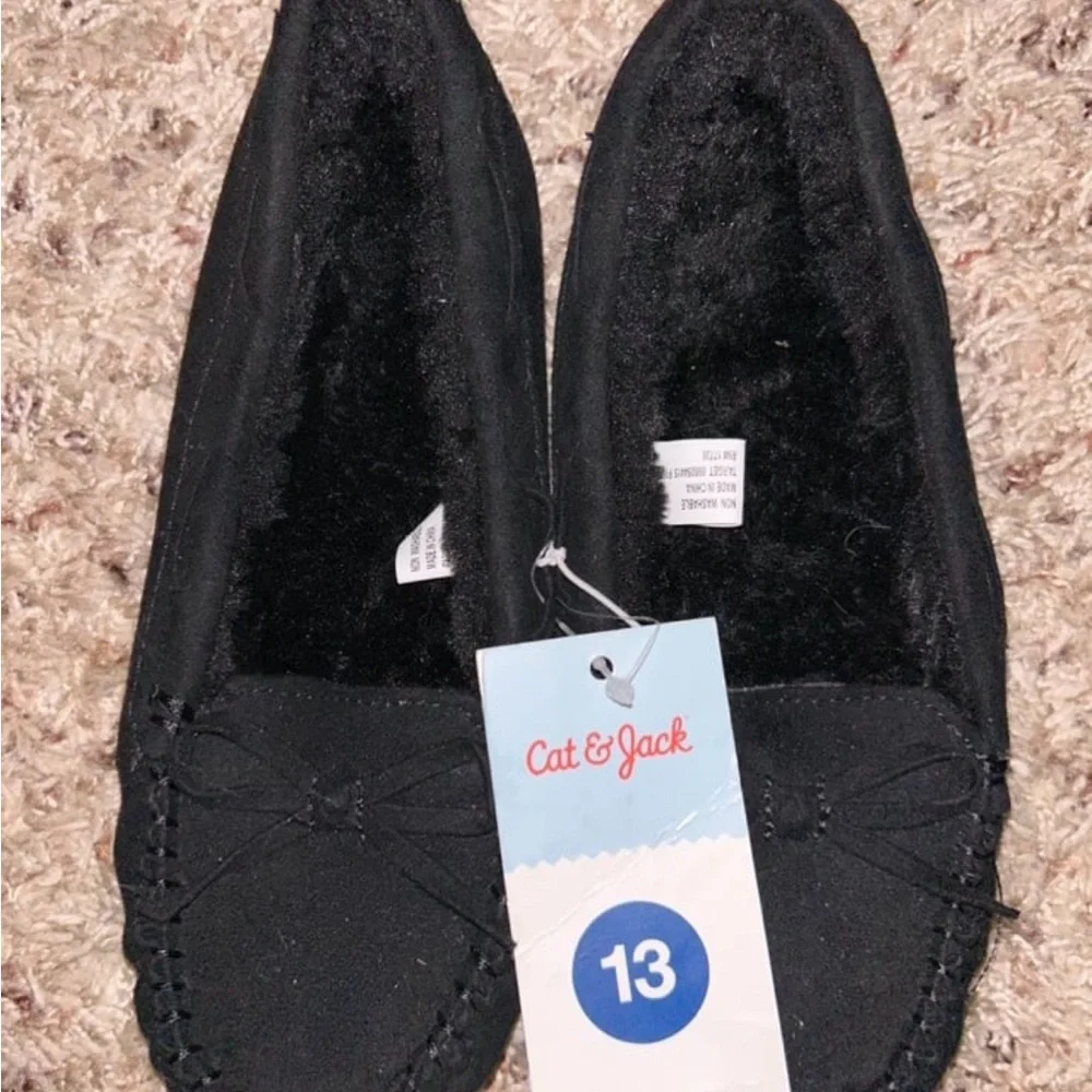 NWT Boys’ (13) Black Moccasins